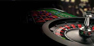 iChanc တိုက်ရိုက်ကာစီနို Baccarat ဒိုင်လာနှင့် ကစားပွဲ